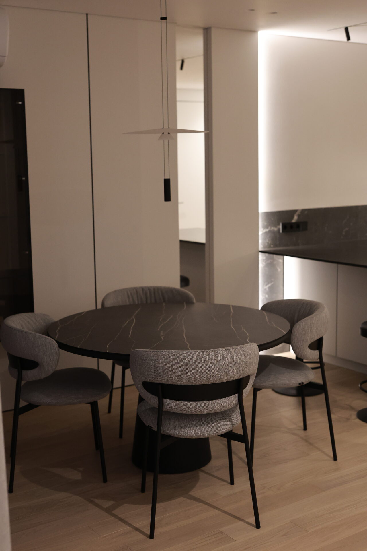 Квартира в графитовой палитре